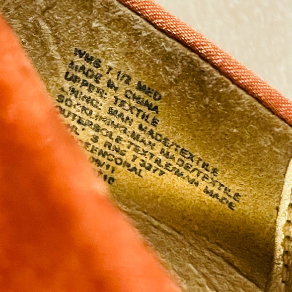 ⚫️Sold⚫️ Candie's Orange Silk/ gold  peep toe pumps sz 7.5 - Picture 8 of 9